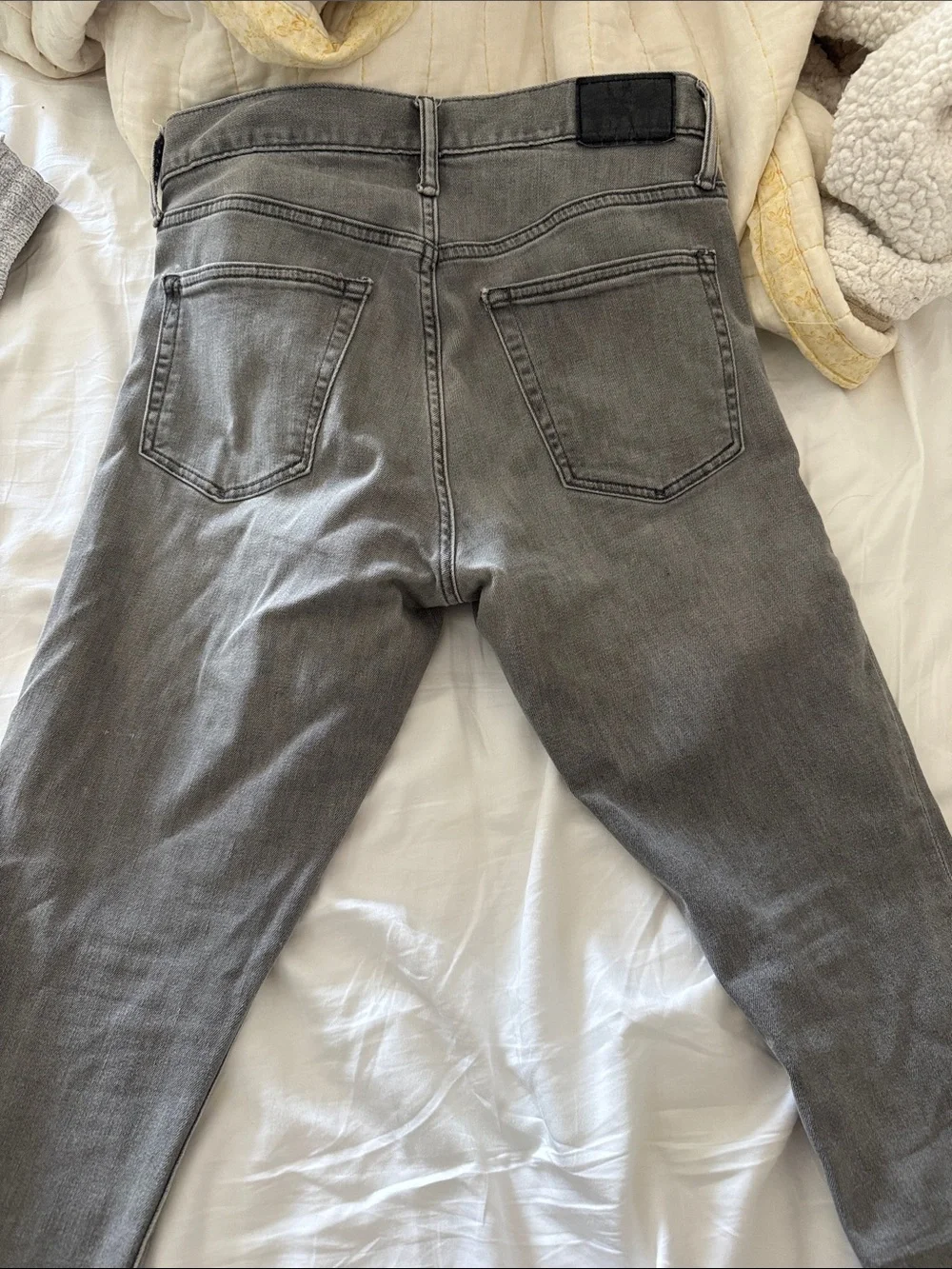 GAP Slim Straight Jeans in Gray Wash